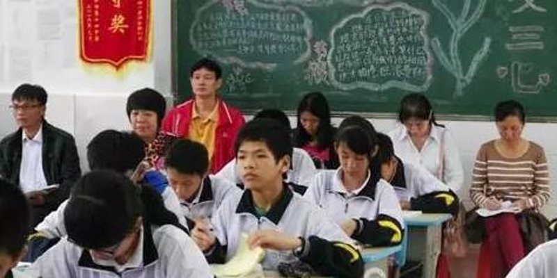 如何选择合适的海口教育咨询机构：实用指南
